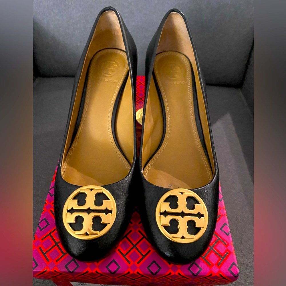 Tory Burch Chelsea Wedge 65MM
